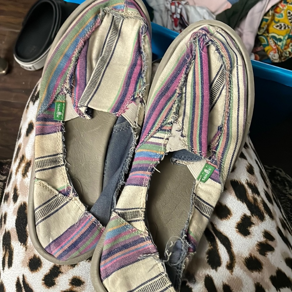 Sanuks